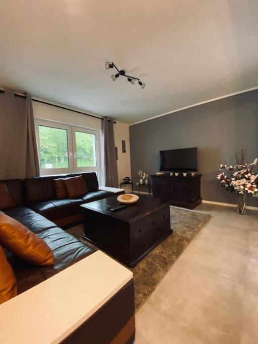 Grosse Moderne Ferienwohnung Auch Als Monteur Unterkunft Nutzbar, In Stolberg - Vicht ภายนอก รูปภาพ