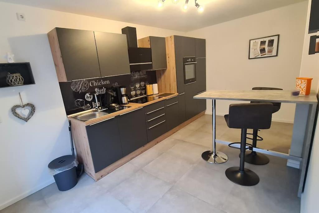 Grosse Moderne Ferienwohnung Auch Als Monteur Unterkunft Nutzbar, In Stolberg - Vicht ภายนอก รูปภาพ