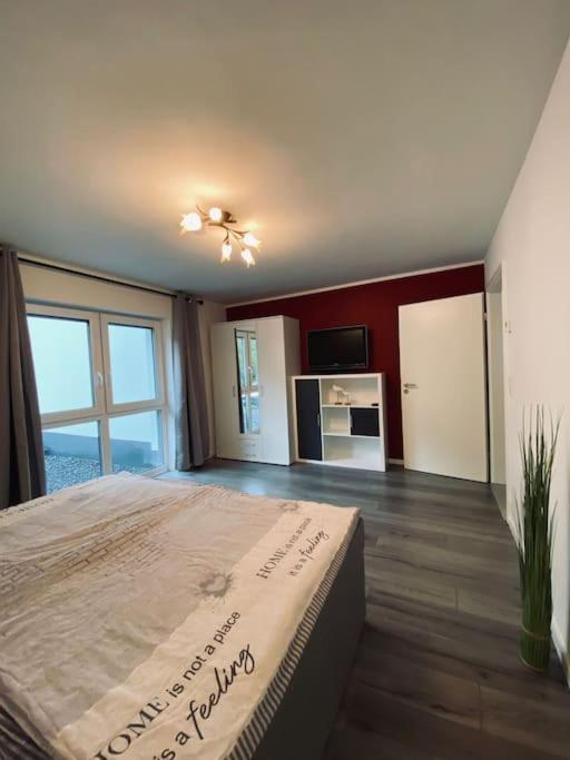 Grosse Moderne Ferienwohnung Auch Als Monteur Unterkunft Nutzbar, In Stolberg - Vicht ภายนอก รูปภาพ