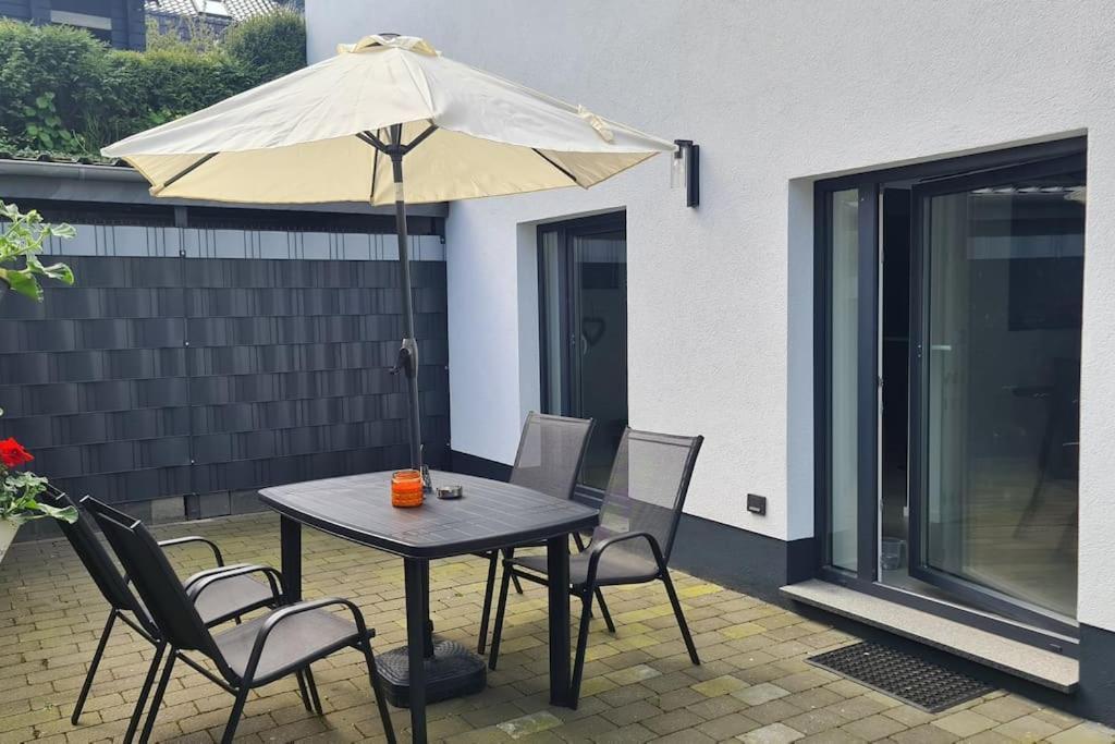 Grosse Moderne Ferienwohnung Auch Als Monteur Unterkunft Nutzbar, In Stolberg - Vicht ภายนอก รูปภาพ