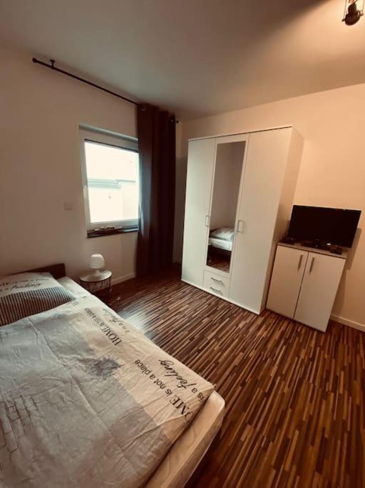 Grosse Moderne Ferienwohnung Auch Als Monteur Unterkunft Nutzbar, In Stolberg - Vicht ภายนอก รูปภาพ